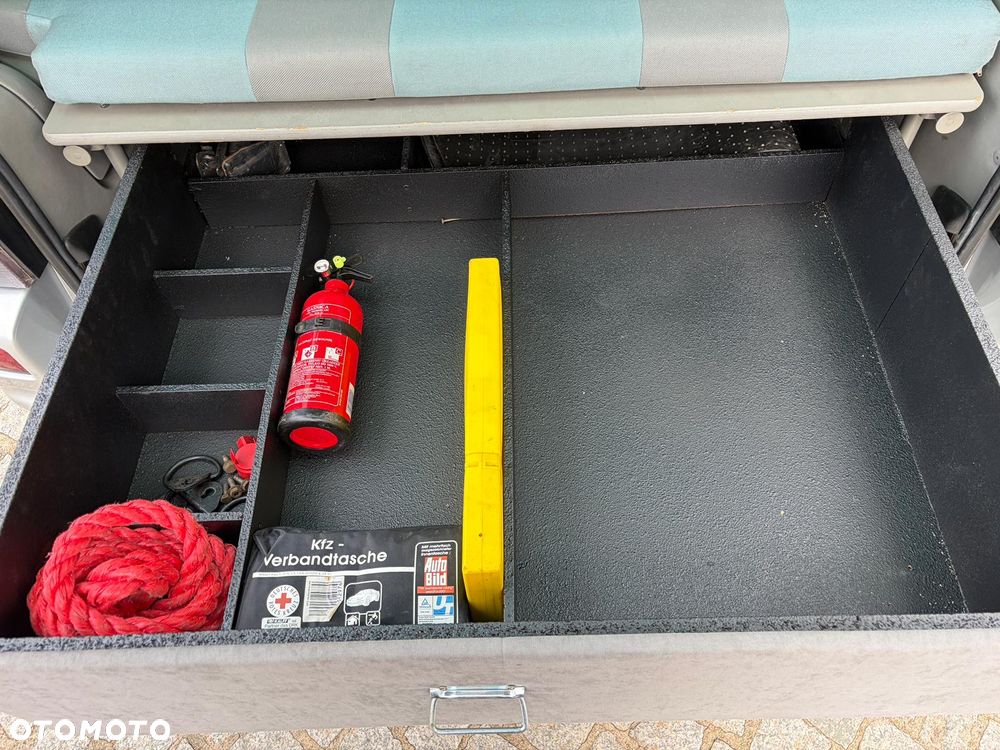 Volkswagen Multivan Standard - 14