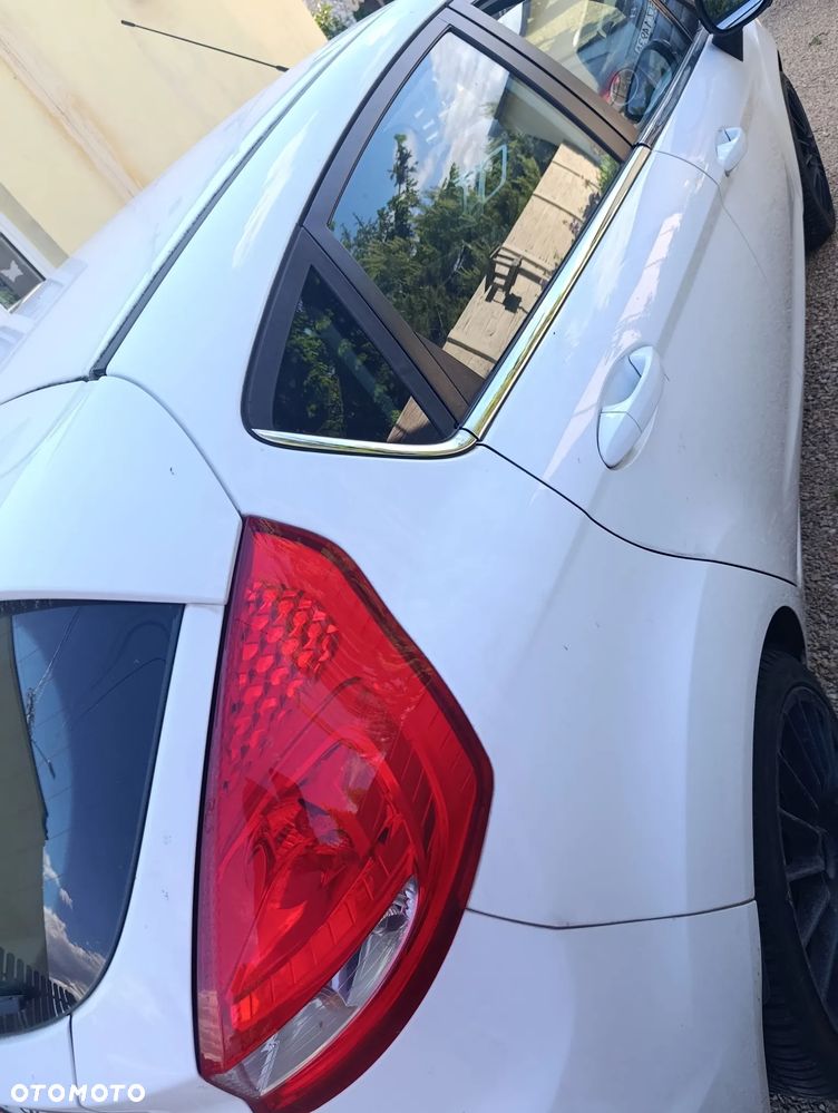 Ford Fiesta 1.4 Ghia - 2