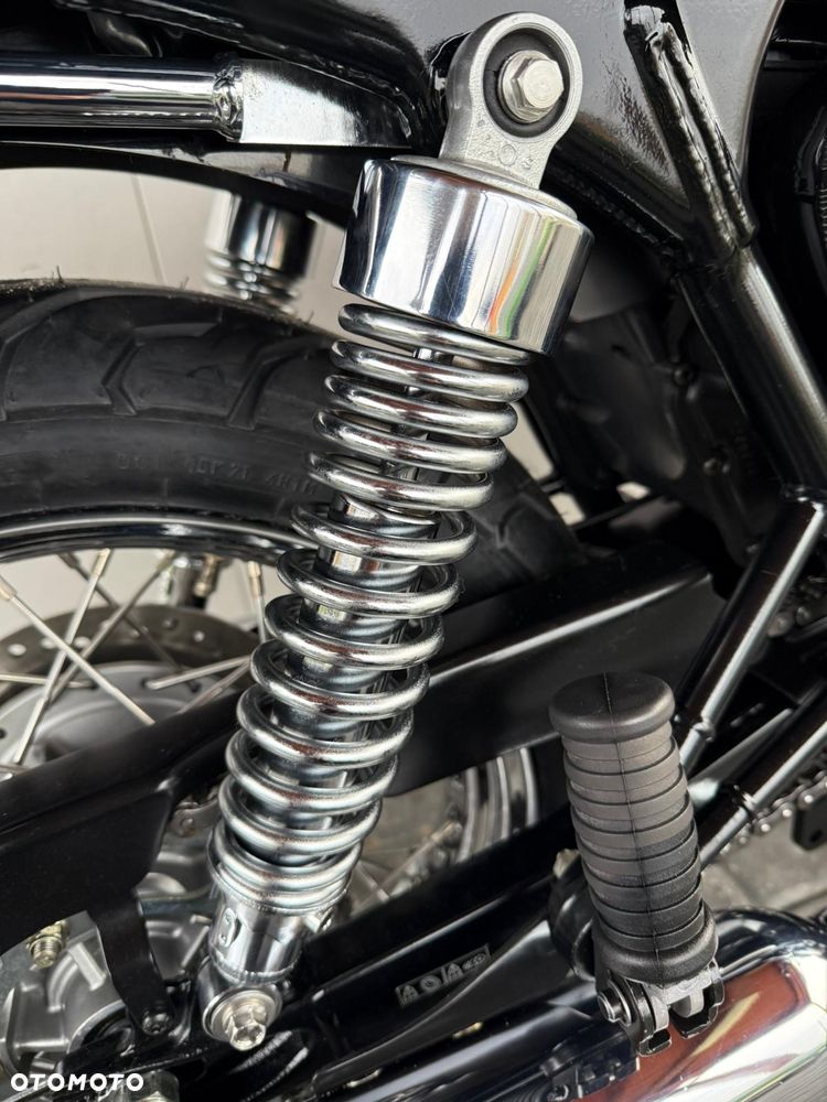 Triumph Bonneville - 10