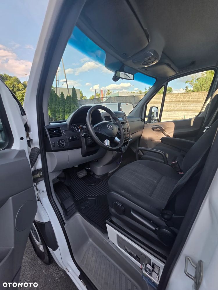 Mercedes-Benz Sprinter - 20