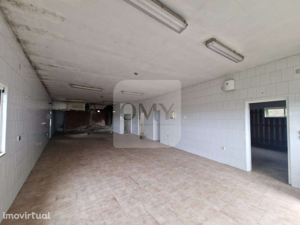 Espaço Comercial Licenciado para Padaria em Sanfins do Douro - Grande imagem: 3/15
