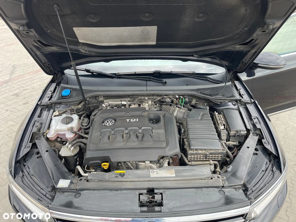 Volkswagen Passat - 11