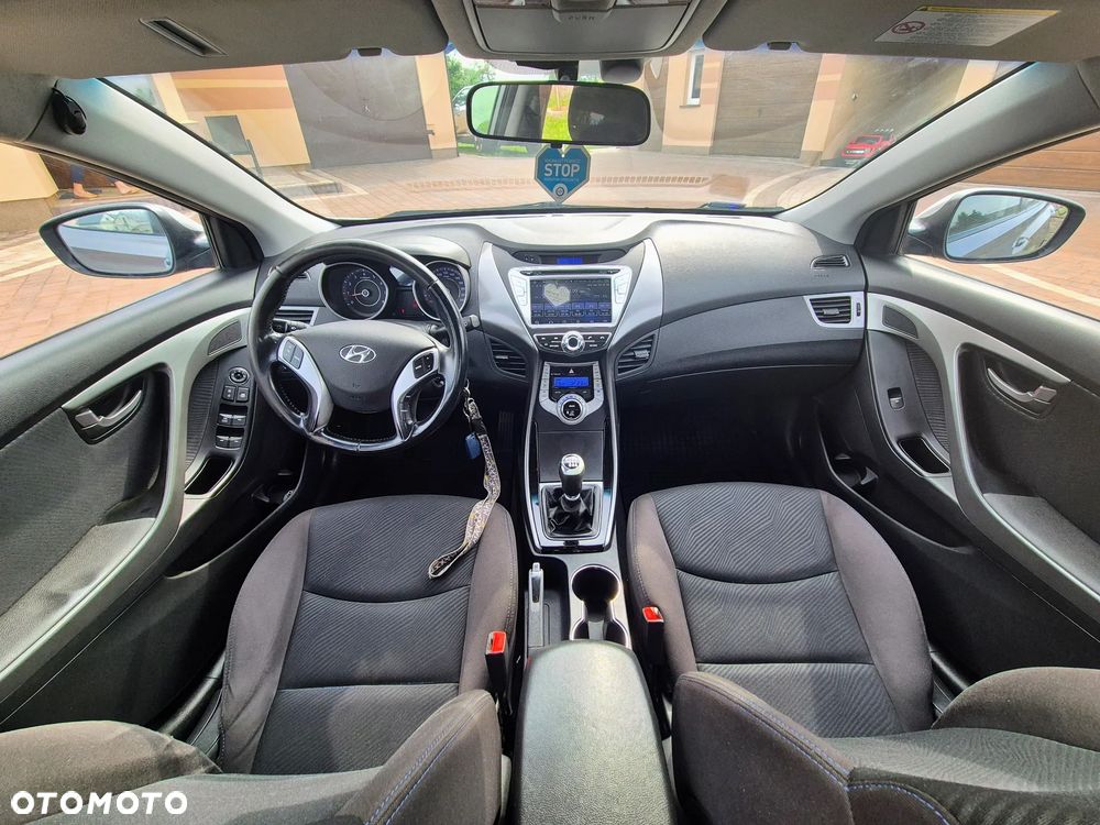 Hyundai Elantra 1.6 Comfort - 17