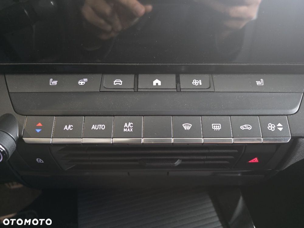 Opel Astra 1.2 T Business Edition S&S - 8