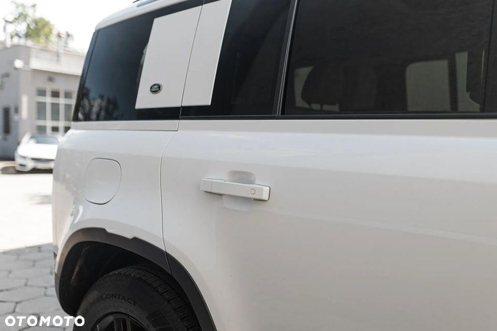 Land Rover Defender 2.0 P300 S - 9