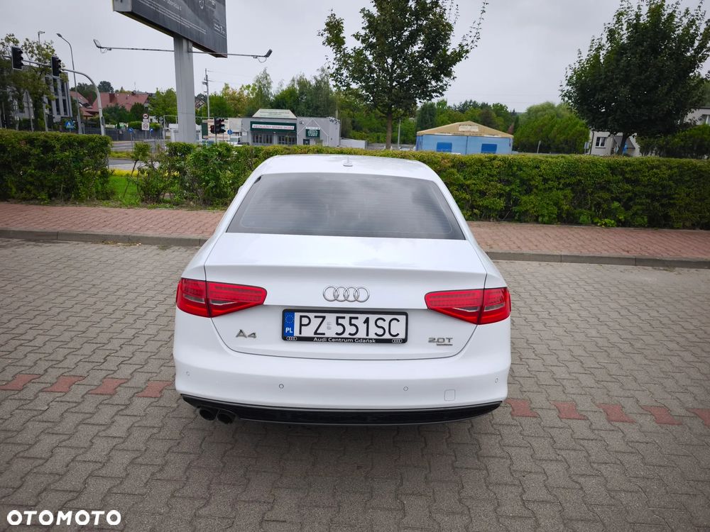 Audi A4 Limousine - 5