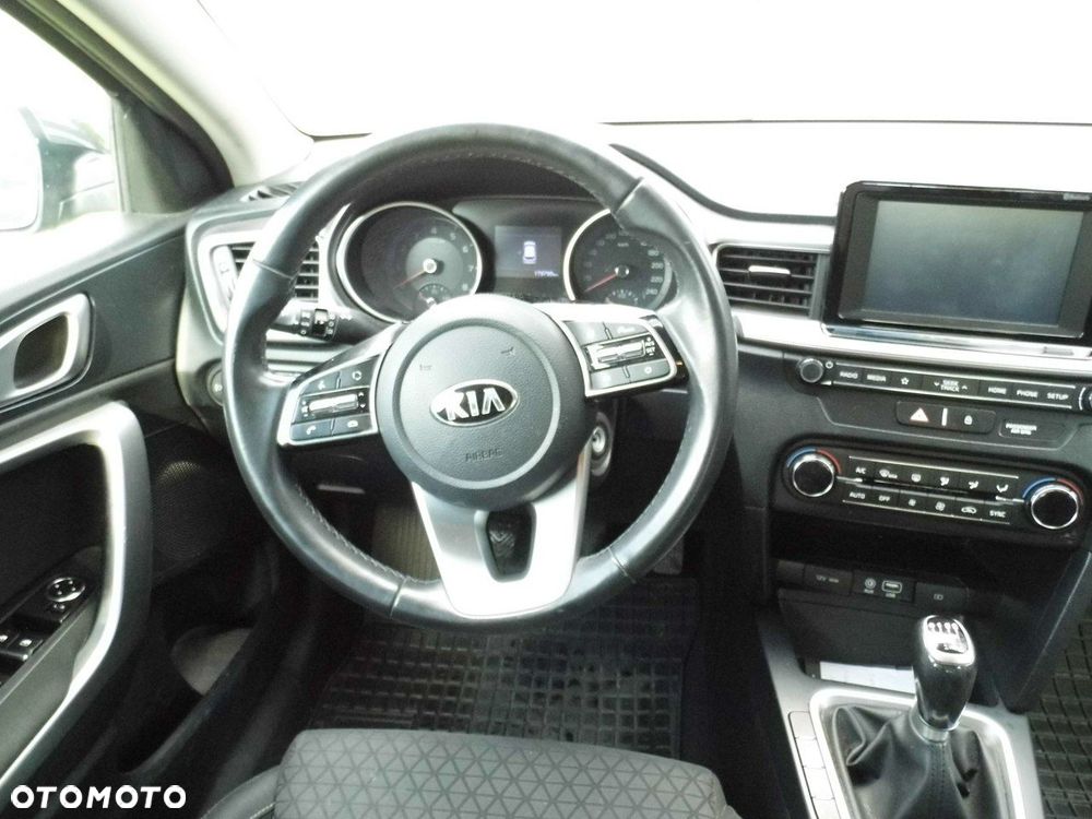 Kia Ceed - 7