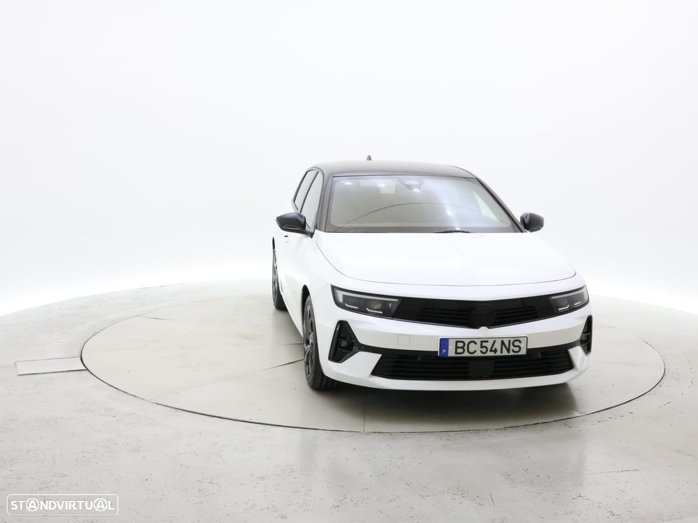 Opel Astra 1.2 T GS - 11