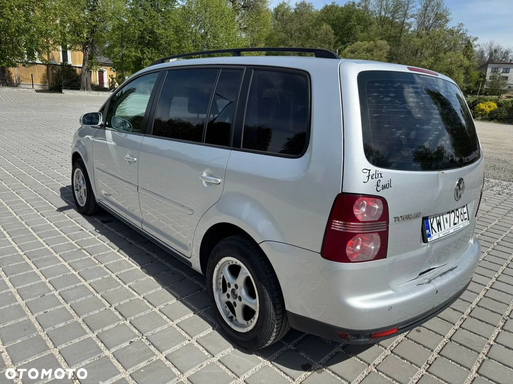 Volkswagen Touran - 3