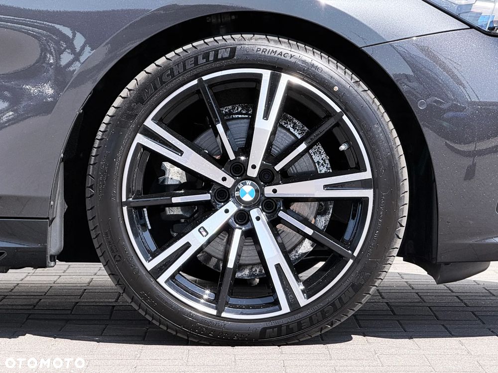 BMW Seria 5 520d xDrive - 14
