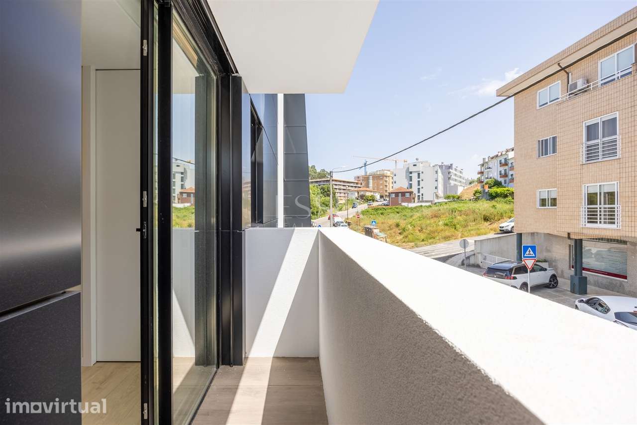 Apartamento T2 com Varandas no Centro de Gondomar - Grande imagem: 2/29