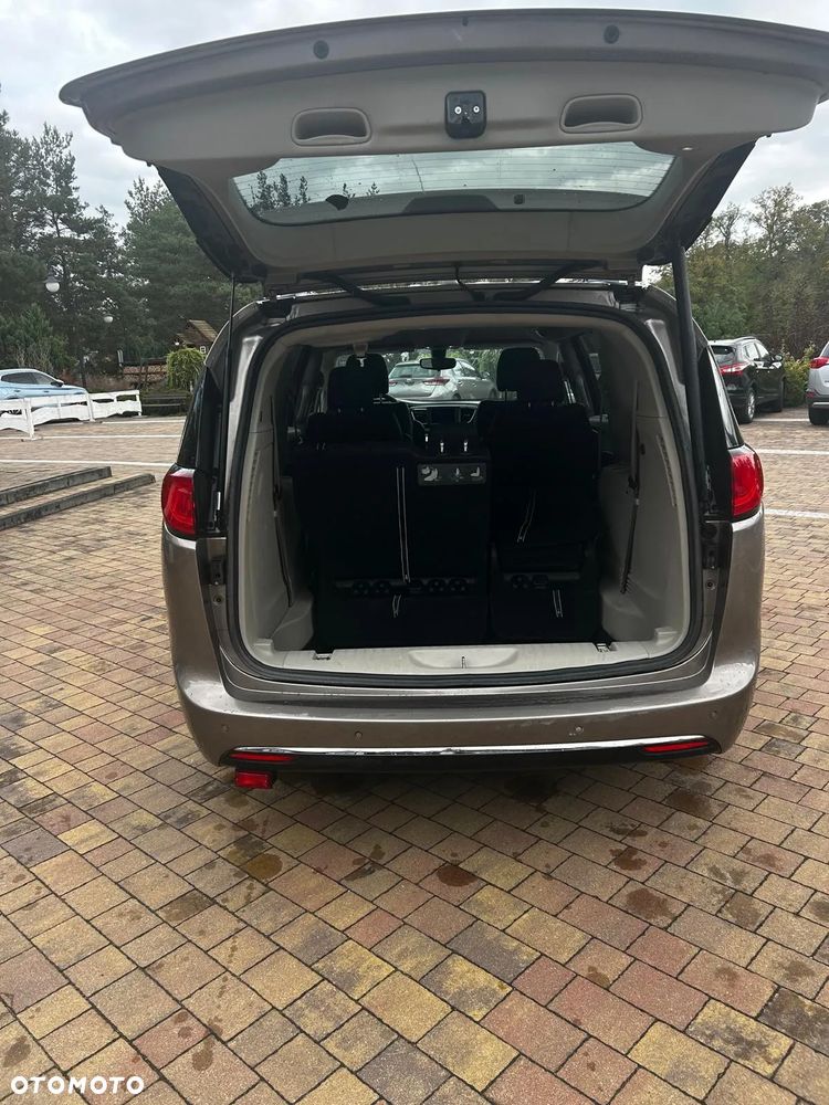 Chrysler Pacifica - 14