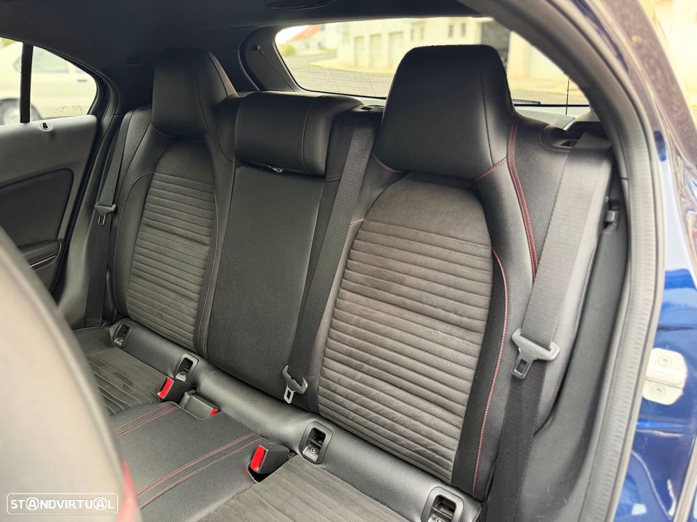 Mercedes-Benz A 180 d 7G-DCT AMG Line - 12