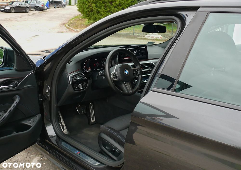 BMW Seria 5 520d M Sport sport - 9