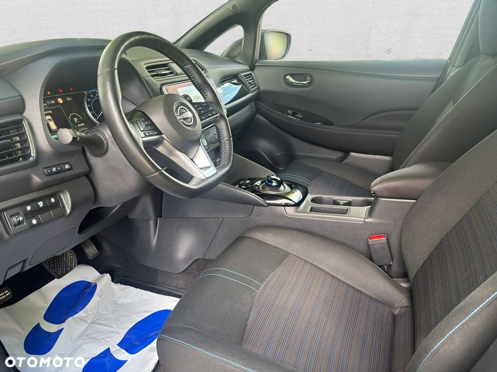 Nissan Leaf - 12