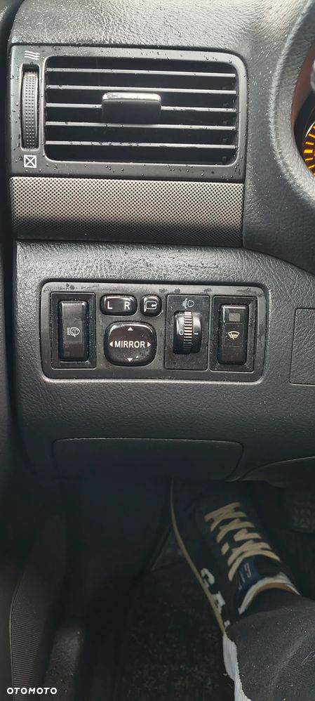 Toyota Avensis 1.8 VVT-i Sol - 18