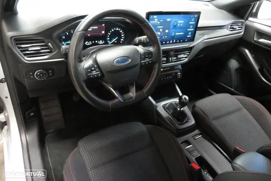 Ford Focus 1.0 EcoBoost MHEV ST-Line - 24