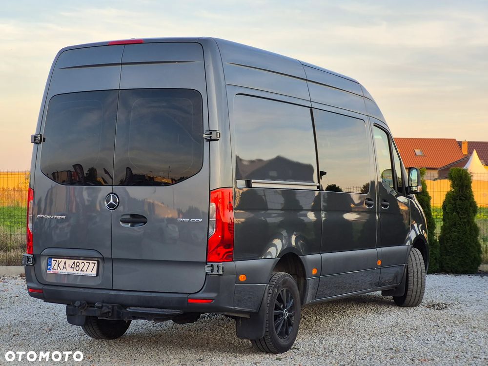 Mercedes-Benz Sprinter - 17