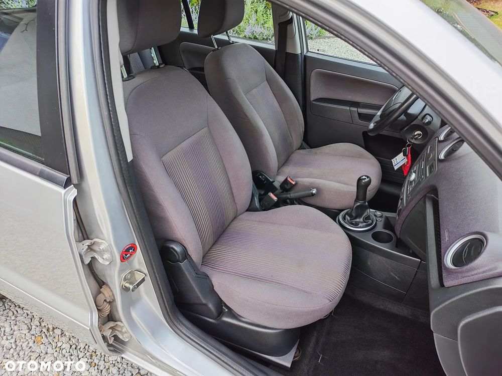 Ford Fusion 1.25 Ambiente - 11