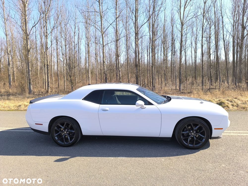 Dodge Challenger - 14