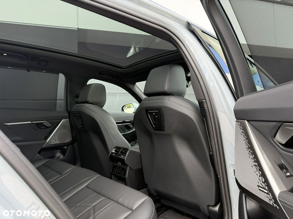 BMW Seria 5 520d xDrive mHEV M Sport - 35
