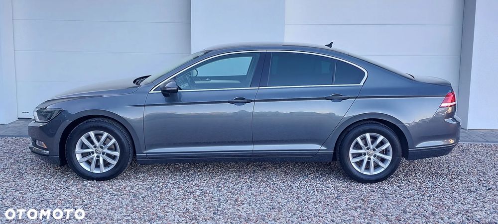 Volkswagen Passat 1.6 TDI BMT Comfortline - 12