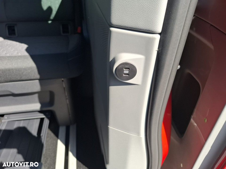 Ford Tourneo Custom - 24