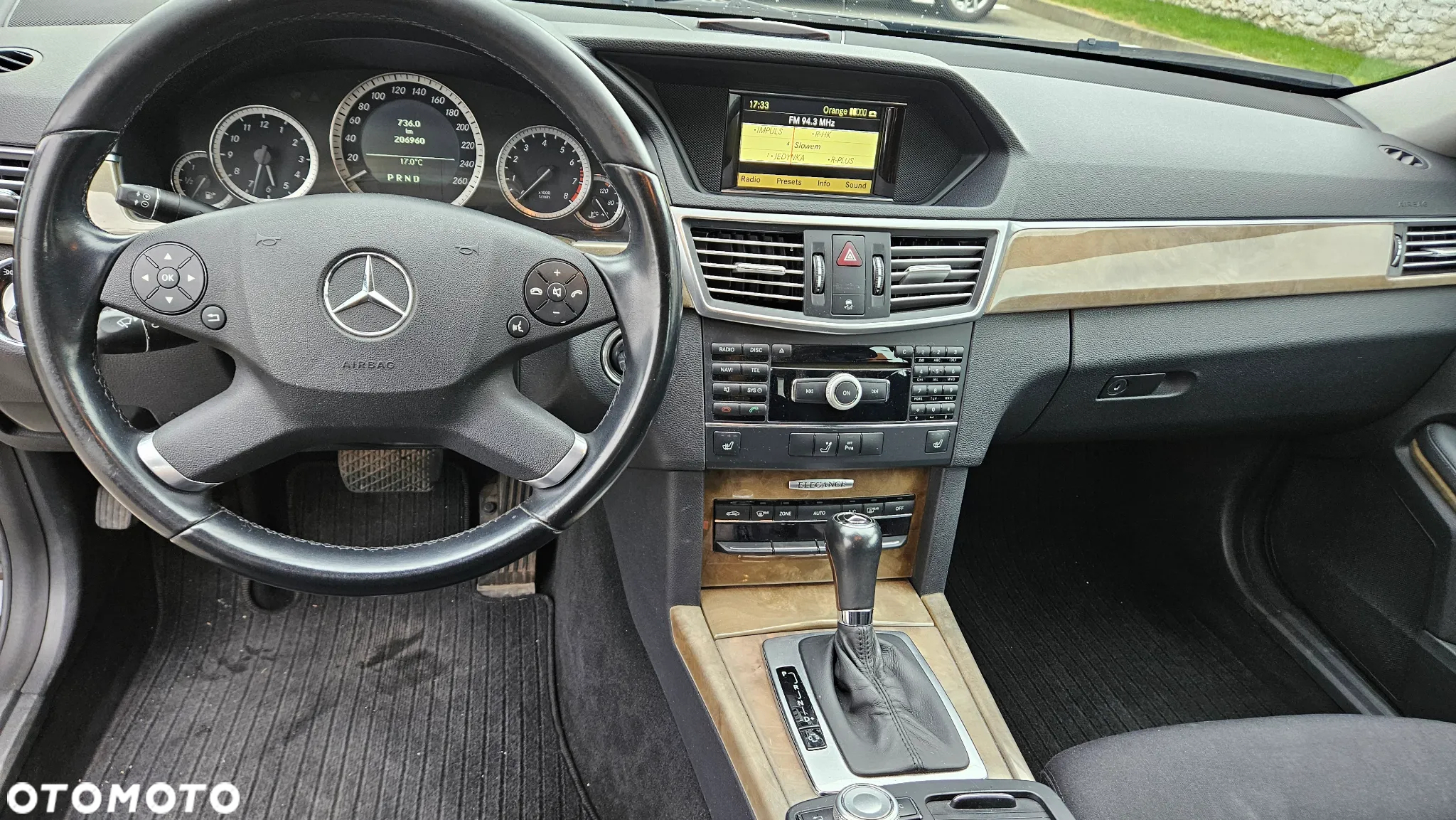 Mercedes-Benz Klasa E 200 T CGI BlueEFFICIENCY Automatik Elegance - 11