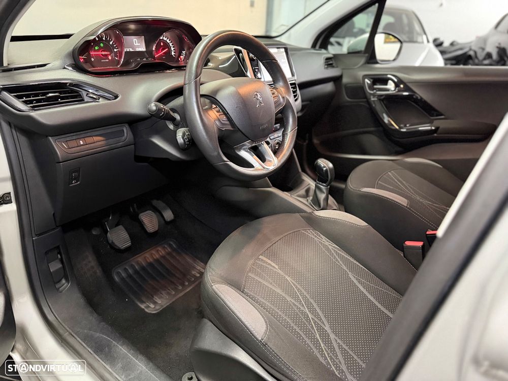 Peugeot 208 1.2 VTi Allure - 15