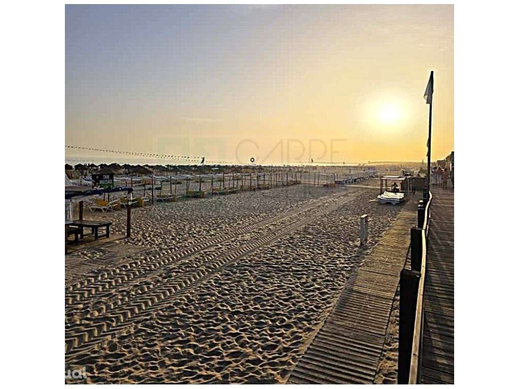 Apartamento T2 com terraço e garagem no centro de Monte Gordo, Alga... - Grande imagem: 4/12