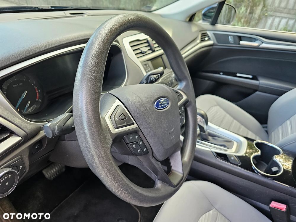 Ford Fusion - 15