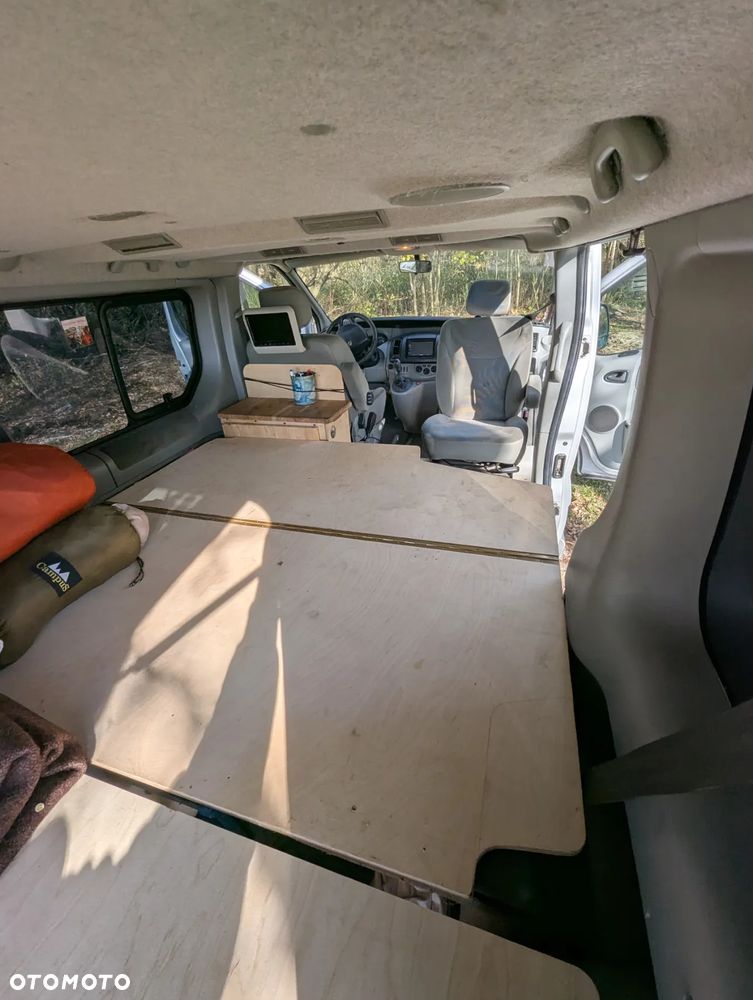 Renault Trafic 1.9 dCi Passenger Authentique - 12