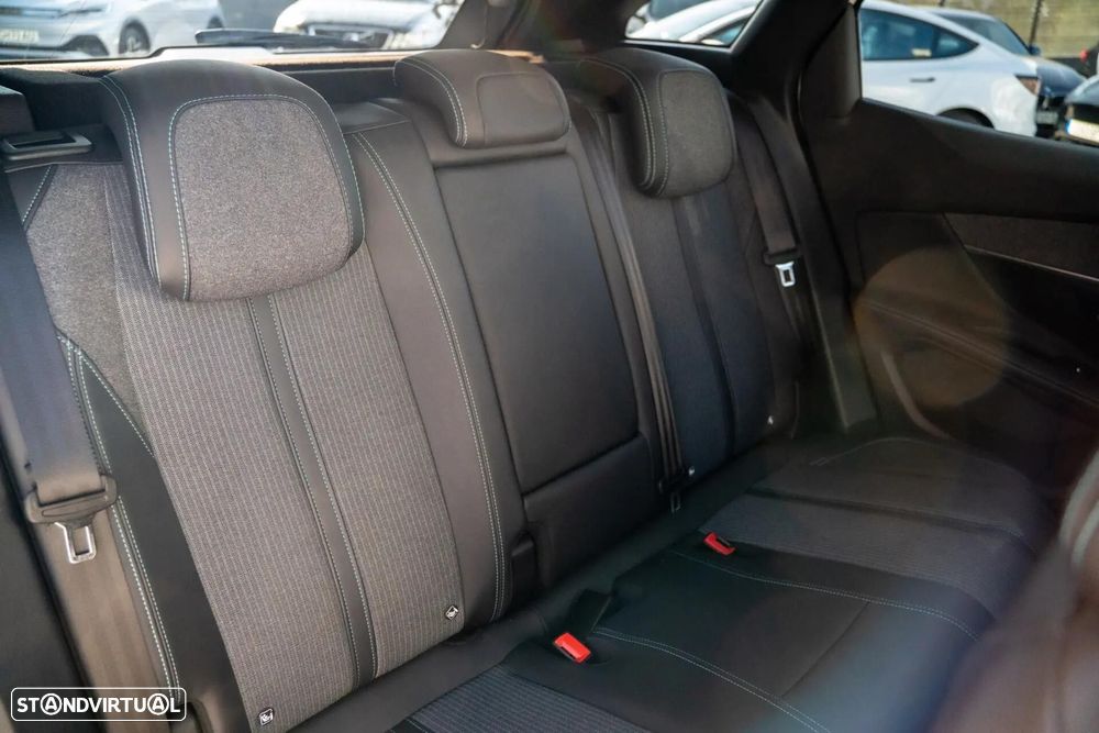 Peugeot 3008 1.6 Hybrid4 Allure Pack e-EAT8 - 28
