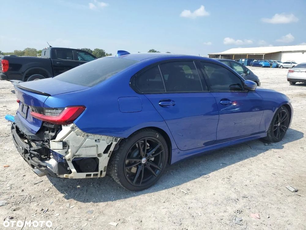 BMW Seria 3 330i xDrive M Sport - 4