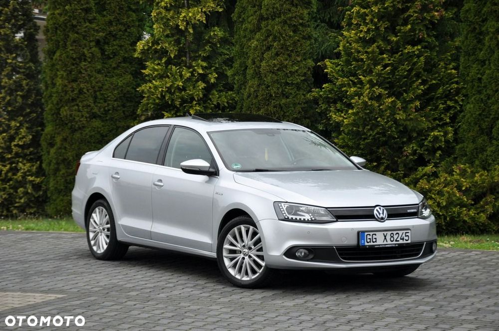 Volkswagen Jetta - 2