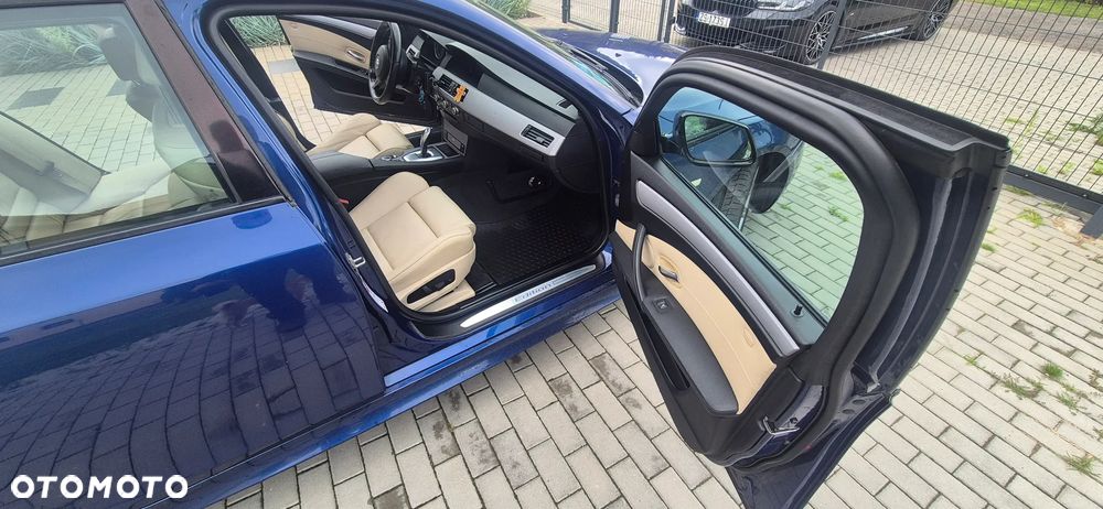 BMW Seria 5 525d Edition Sport - 13