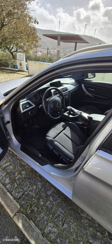 BMW 320 d EfficientDynamics Line Sport - 11