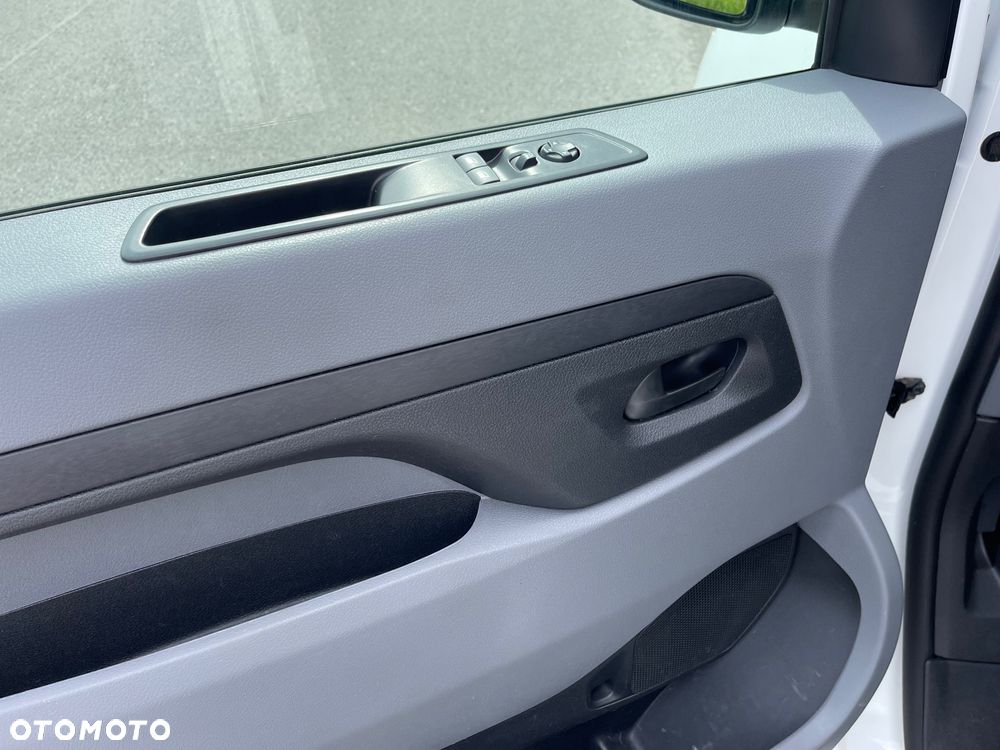 Opel Vivaro - 30