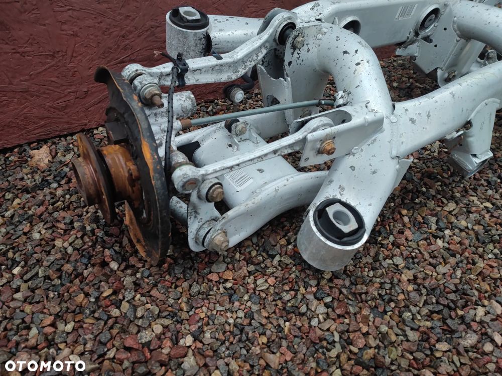BMW E39 SEDAN ORYGINALNY KOMPLETNY WÓZEK TYŁ / BELKA ZAWIESZENIA TYŁ DO NADWOZIA SEDAN O NR.  33 31 1 097 248 / 33 31 1 094 296 / 33 31 1 094 512 / 33 31 1 094 272 / 33 31 1 092 871 OEM W BARDZO DOBRYM STANIE - 6