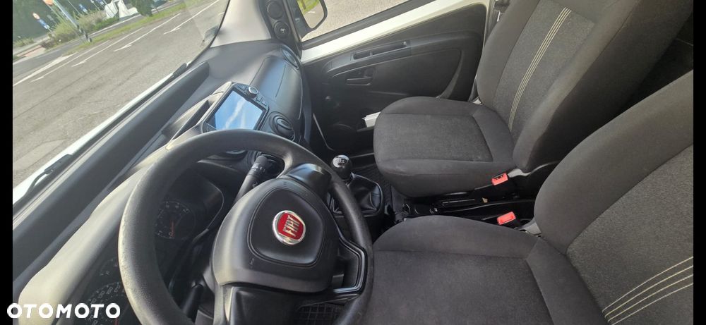 Fiat Fiorino Kombi 8V Base - 17