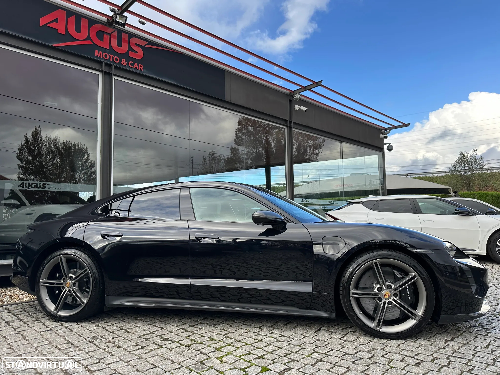 Porsche Taycan Turbo S - 3