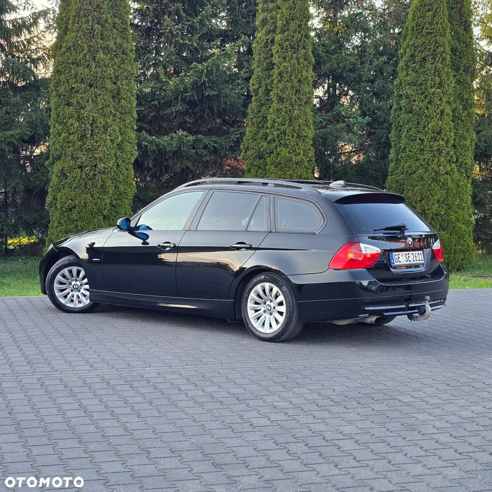 BMW Seria 3 320i Touring - 18