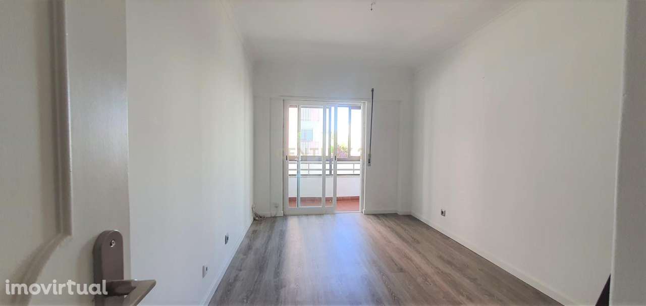 Apartamento T2 Remodelado em Almada - Grande imagem: 4/14
