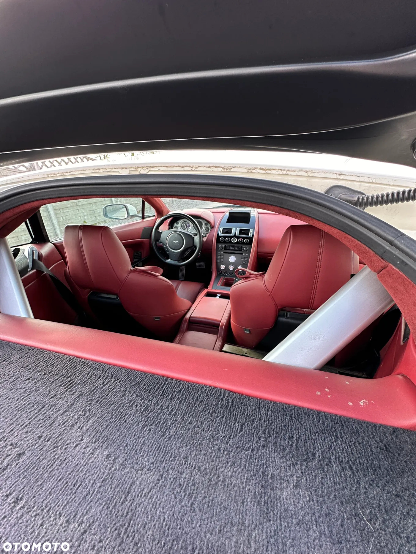 Aston Martin V8 Vantage Sportshift - 39