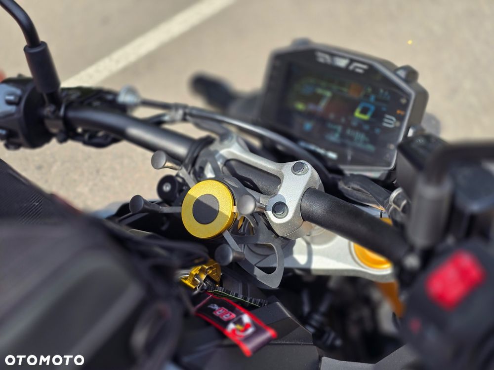 Suzuki GSX 1000 - 34