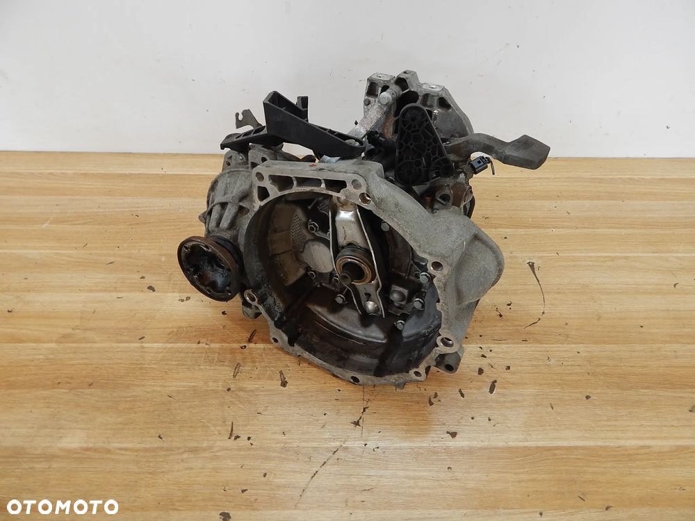 Skrzynia biegów 1.9 TDI Audi VW Seat Skoda 03-14 JCR Łuków części
