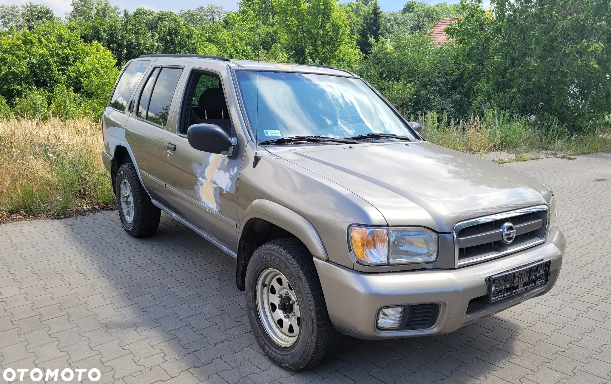Nissan Pathfinder - 2