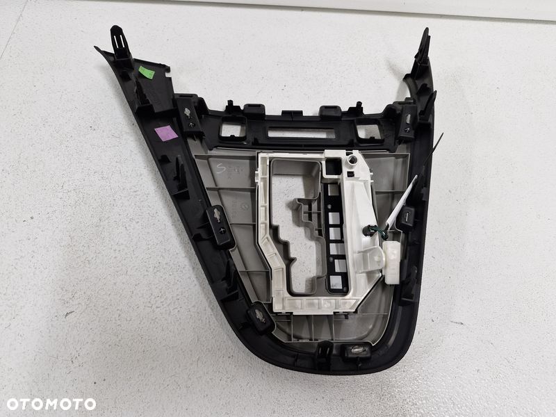 TOYOTA MATRIX 2 II E140 PANEL WYBIERAKA ZMIANY BIEGÓW AUTOMAT - 7
