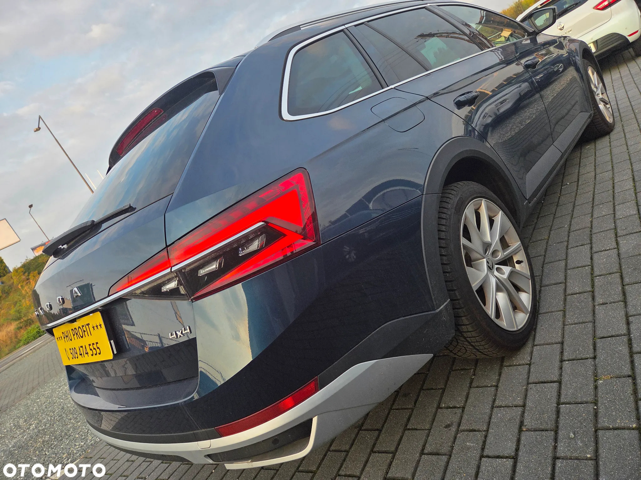 Skoda Superb 2.0 TDI SCR 4x4 Scout DSG - 8