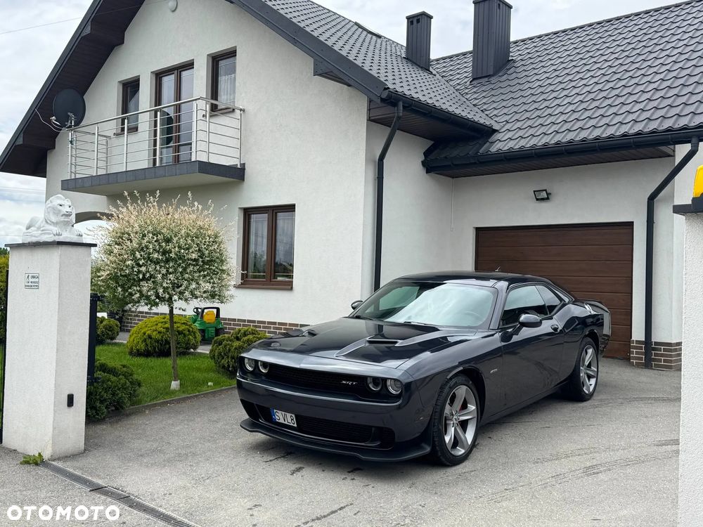 Dodge Challenger - 2